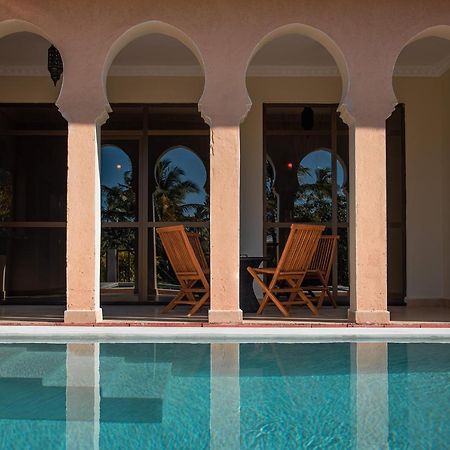 The Sands Beach Resort Bwejuu Exteriör bild