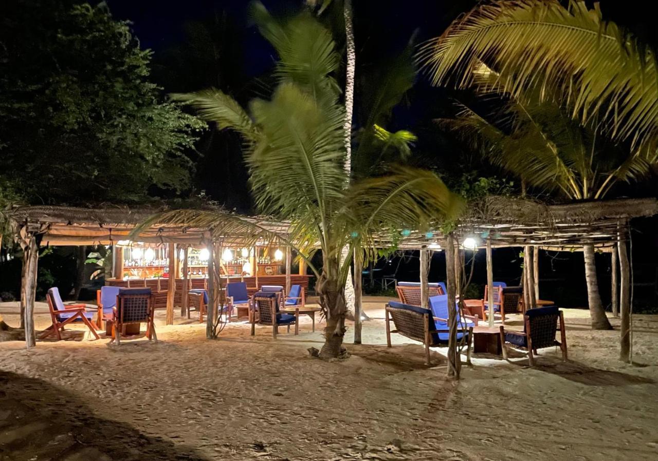 The Sands Beach Resort Bwejuu Exteriör bild