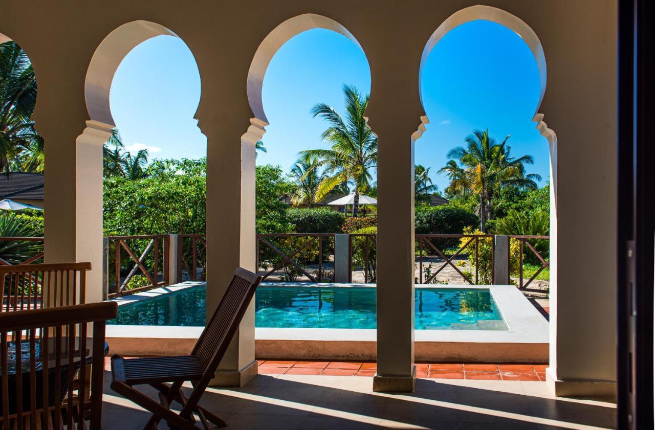 The Sands Beach Resort Bwejuu Exteriör bild