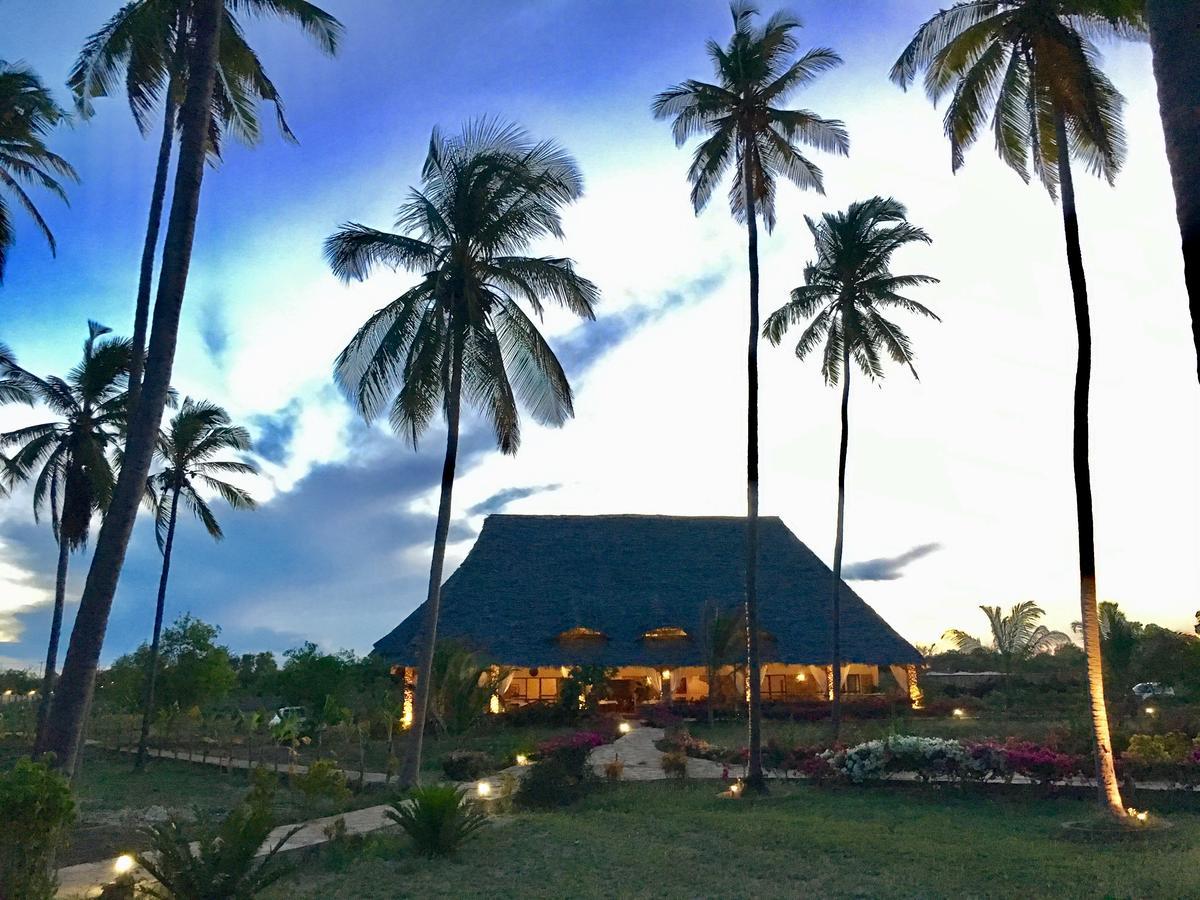The Sands Beach Resort Bwejuu Exteriör bild