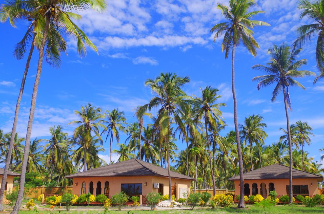 The Sands Beach Resort Bwejuu Exteriör bild