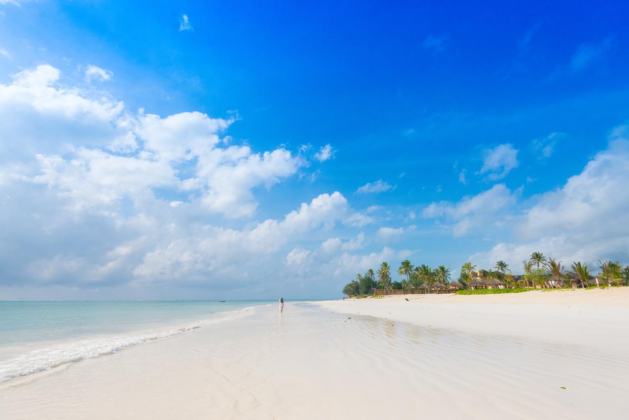 The Sands Beach Resort Bwejuu Exteriör bild