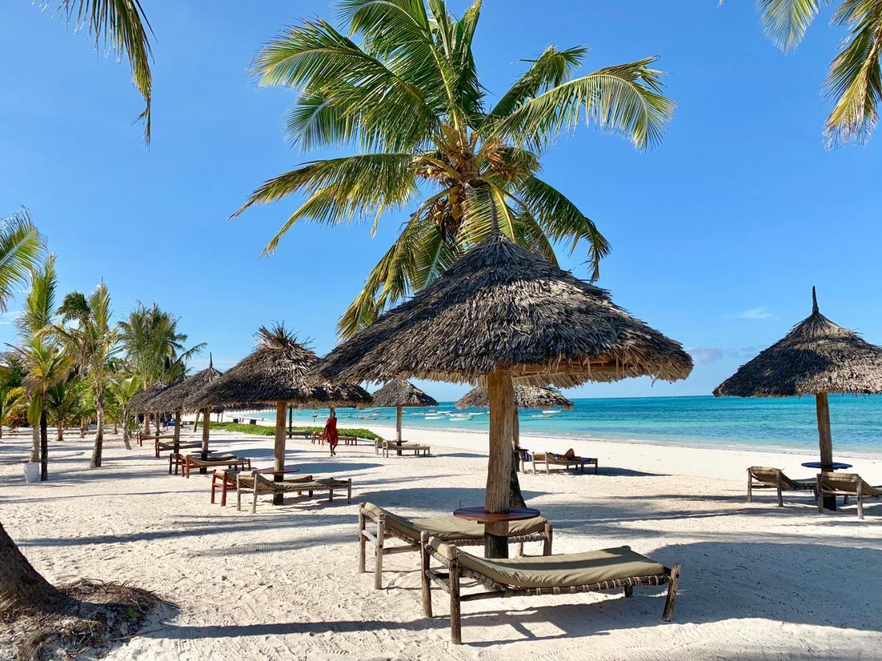 The Sands Beach Resort Bwejuu Exteriör bild
