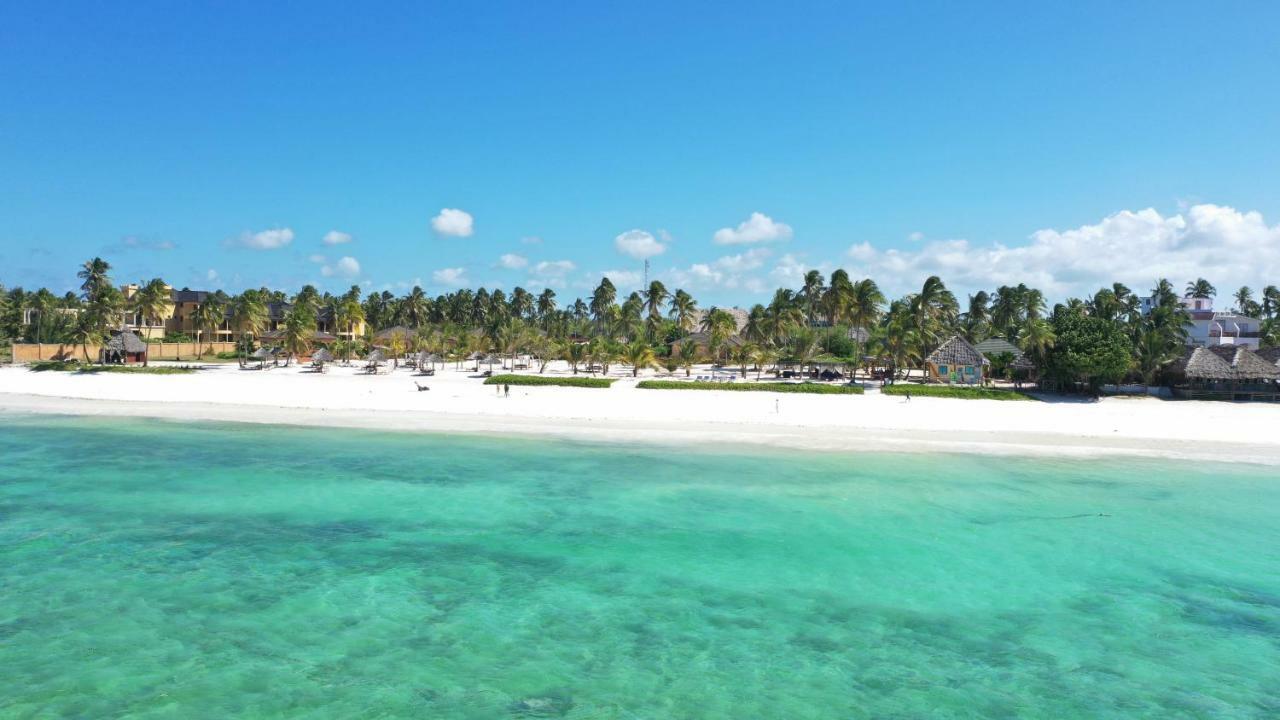 The Sands Beach Resort Bwejuu Exteriör bild