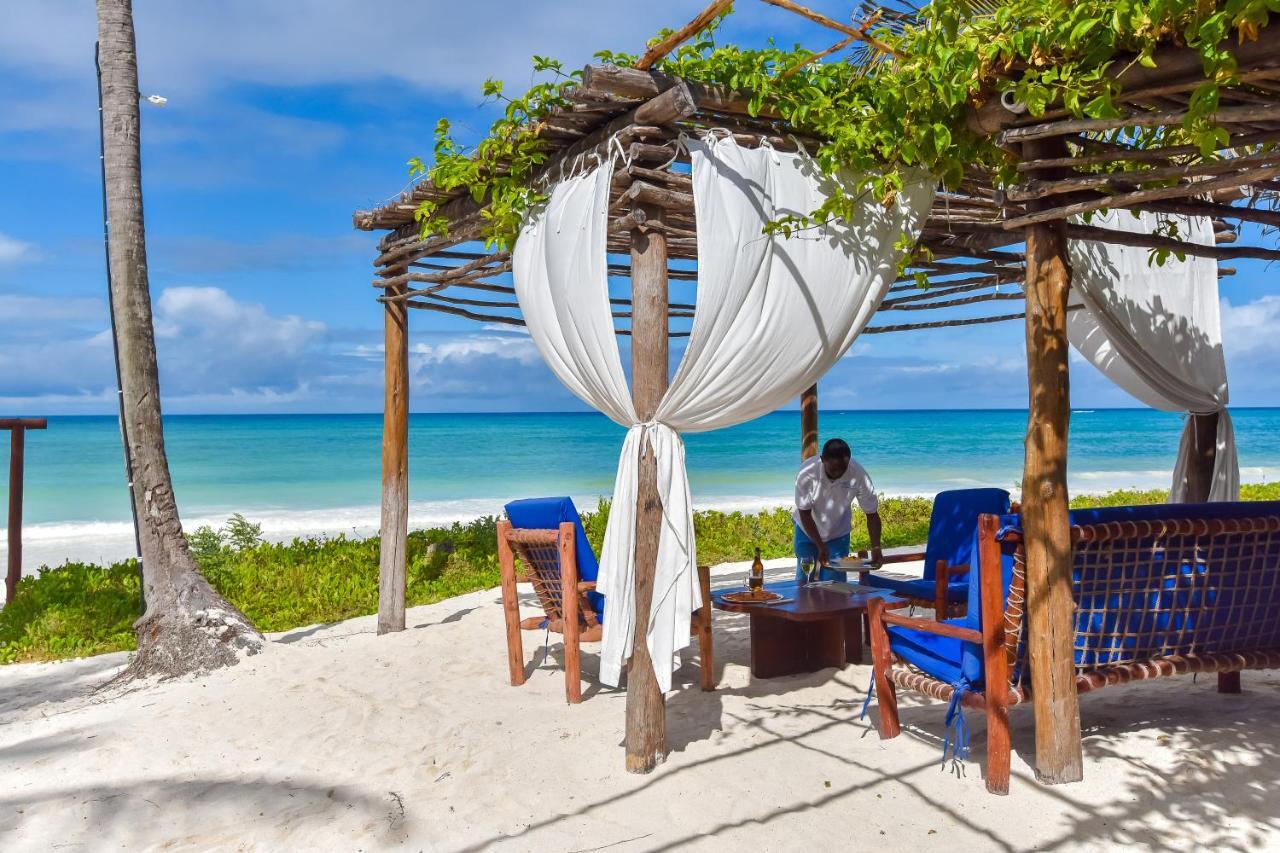 The Sands Beach Resort Bwejuu Exteriör bild