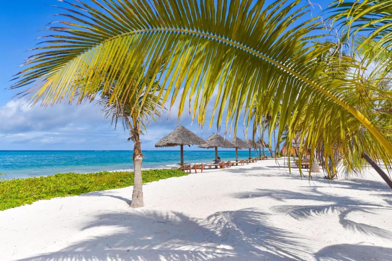 The Sands Beach Resort Bwejuu Exteriör bild